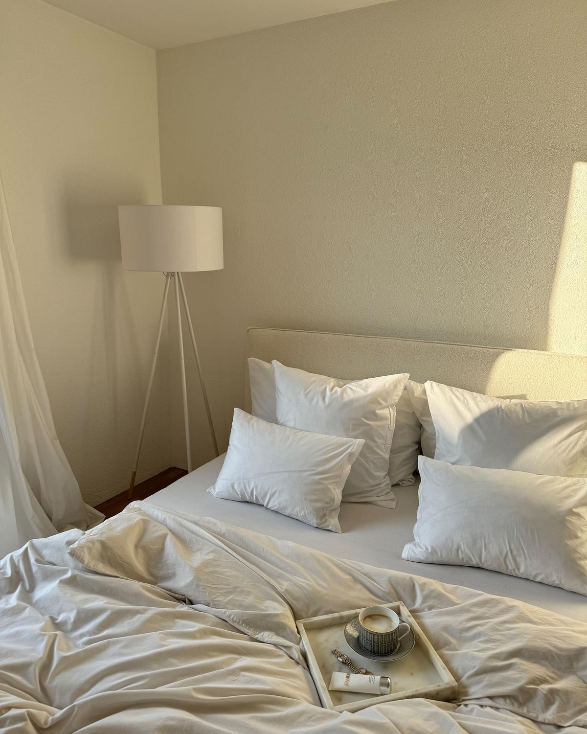 BETT mit Stauraum 180/200 Bouclé Cremeweiß Lavaur - Creme, Textil (180/200cm) - Beliani