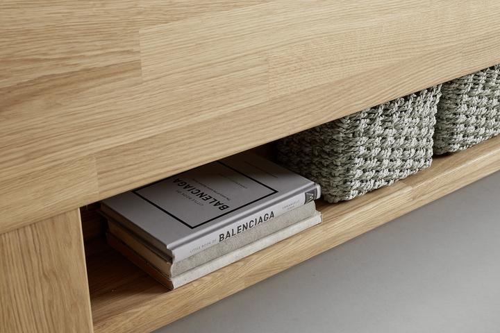 Detailbild Holzbett Fußteil mit Ablagefach