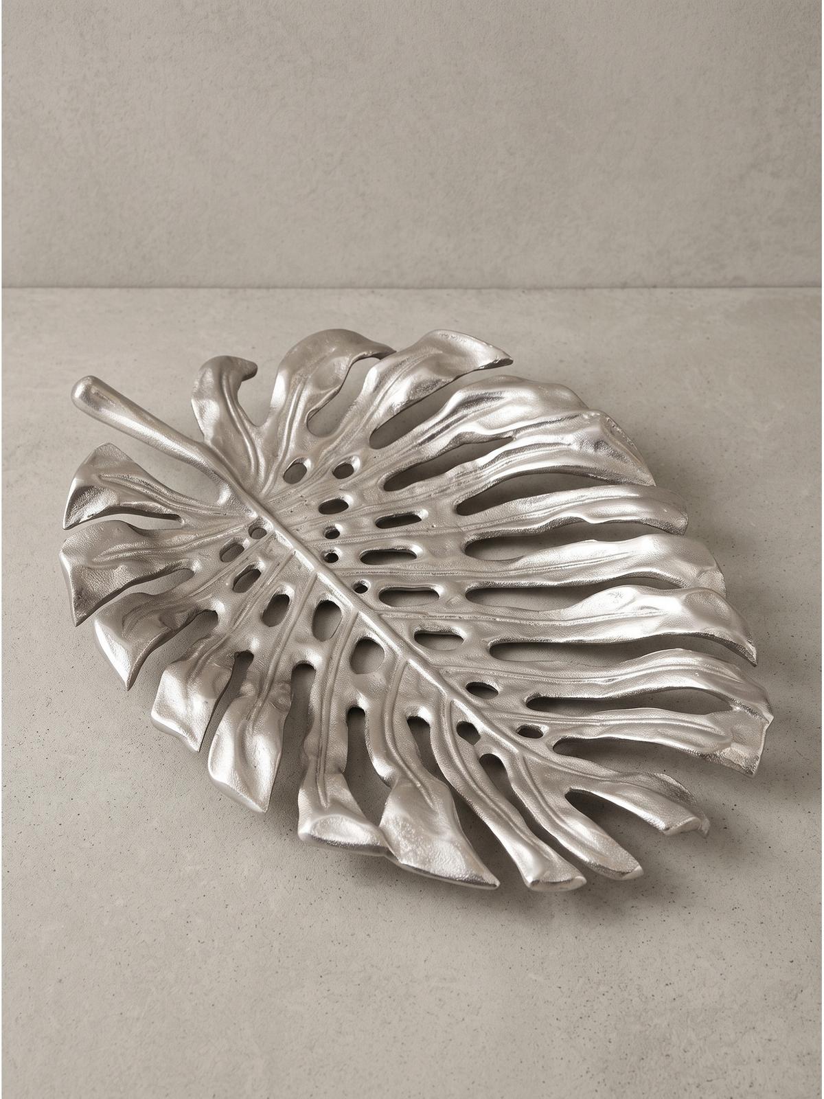 DEKOSCHALE MILNA, Aluminium, handgefertigt, Silber, 36 x 29 x 4 cm - Silberfarben, Metall (4cm) - KADIMA DESIGN