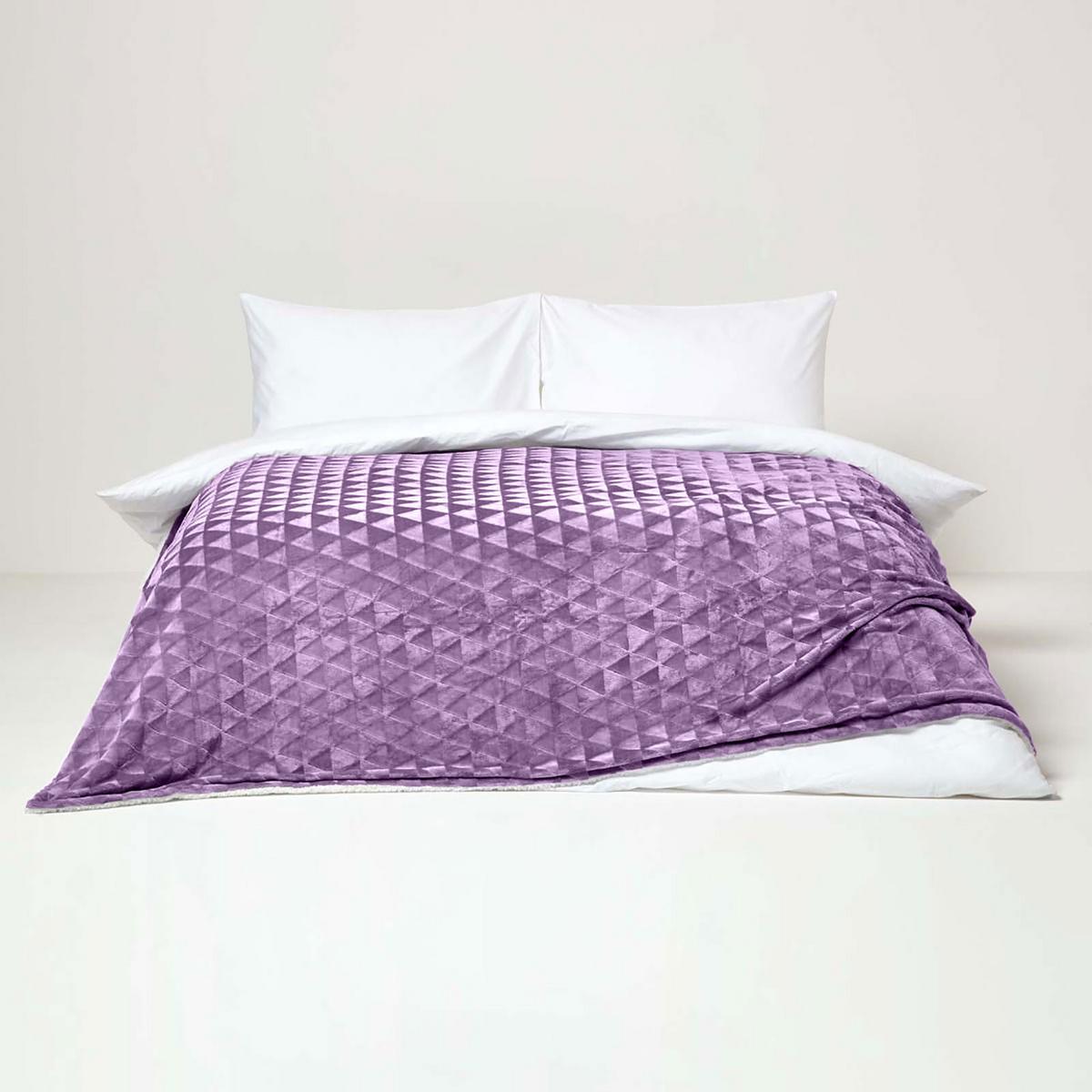 KUSCHELDECKE Sherpa 200/230 cm, Samtdecke mit Dreieckmuster - Lila, Textil (200/230cm) - Homescapes
