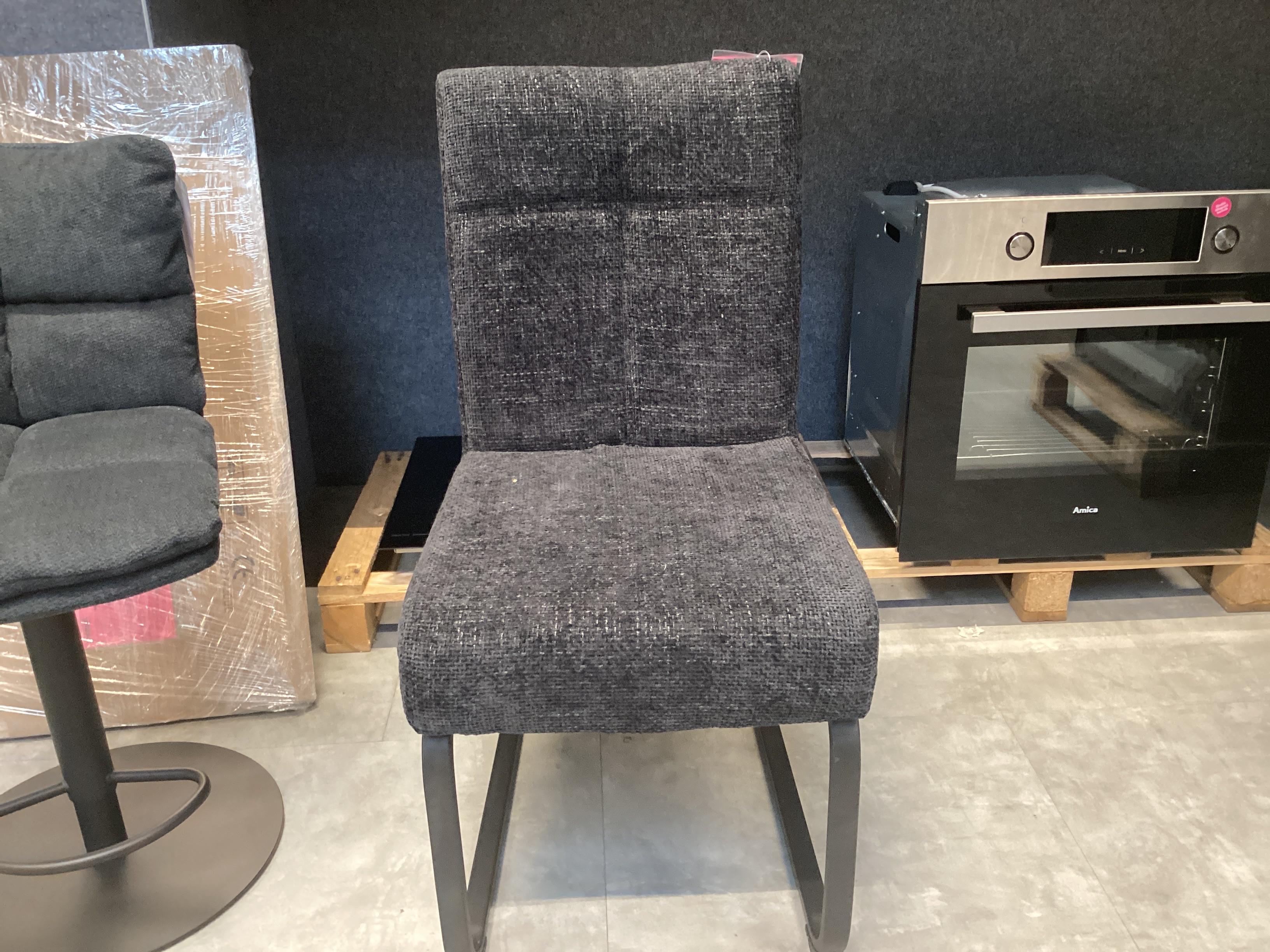 Csepel OUTLET Szánkótalpas szék LUISE 2