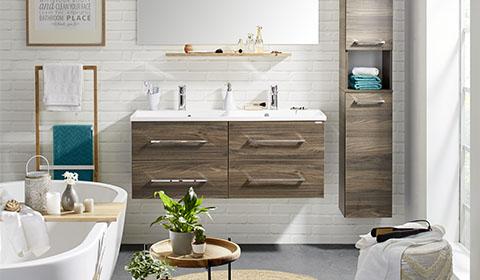 Badezimmer-Serie aus Holznachbildung in Walnuss mit passendem Badspiegel von mömax.