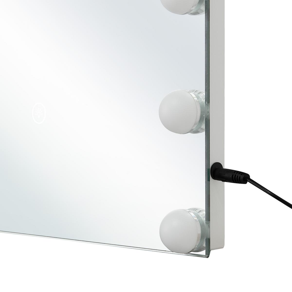 BADSPIEGEL mit LED-Beleuchtung rechteckig 40/50 cm Lucenay - Silberfarben, Metall (40/50/3cm) - Beliani