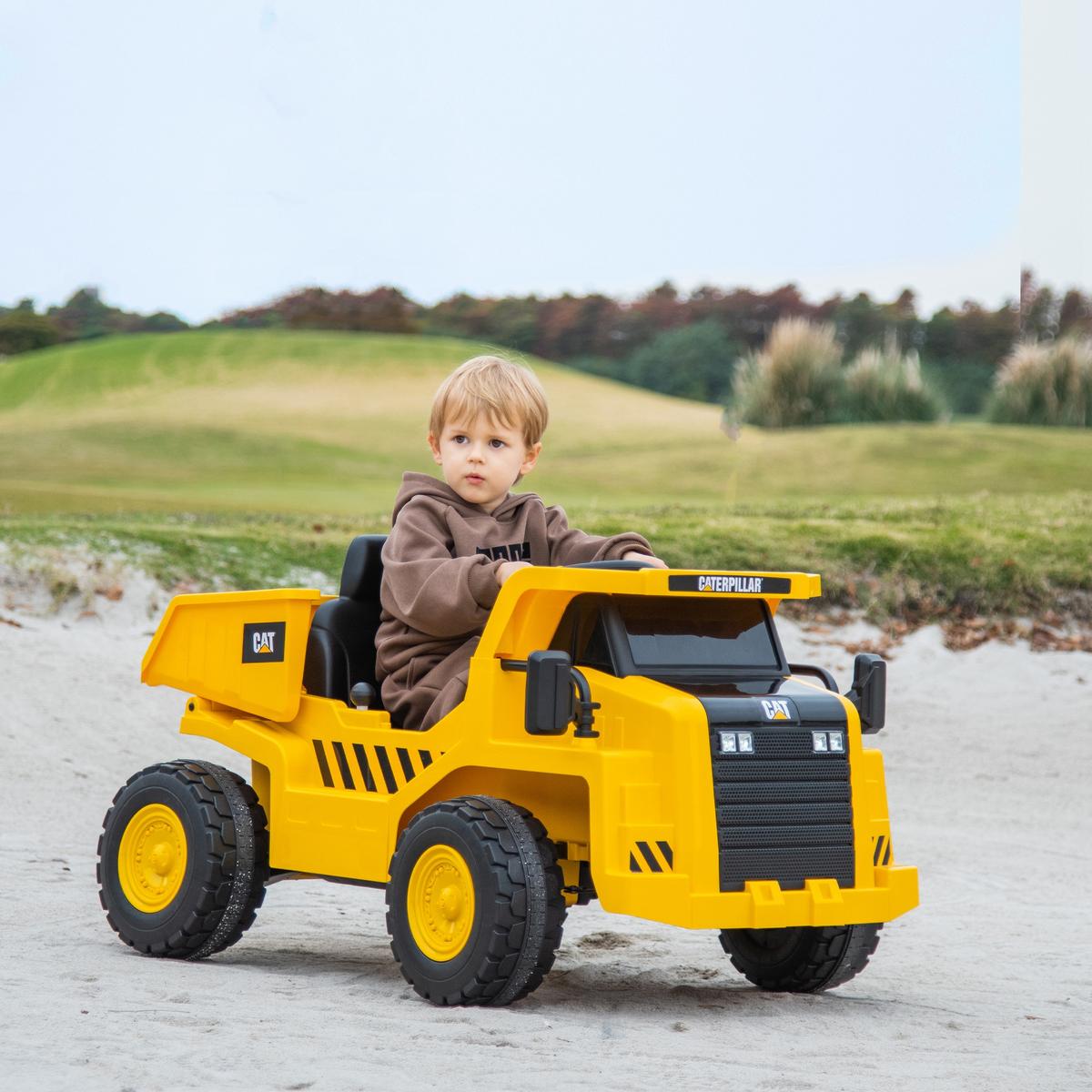 KINDER Elektro Traktor 12V Aufsitztraktor mit Fernbedienung Eimer Schaufel Gelb - Gelb, Metall (110/70.5/61.5cm) - AIYAPLAY