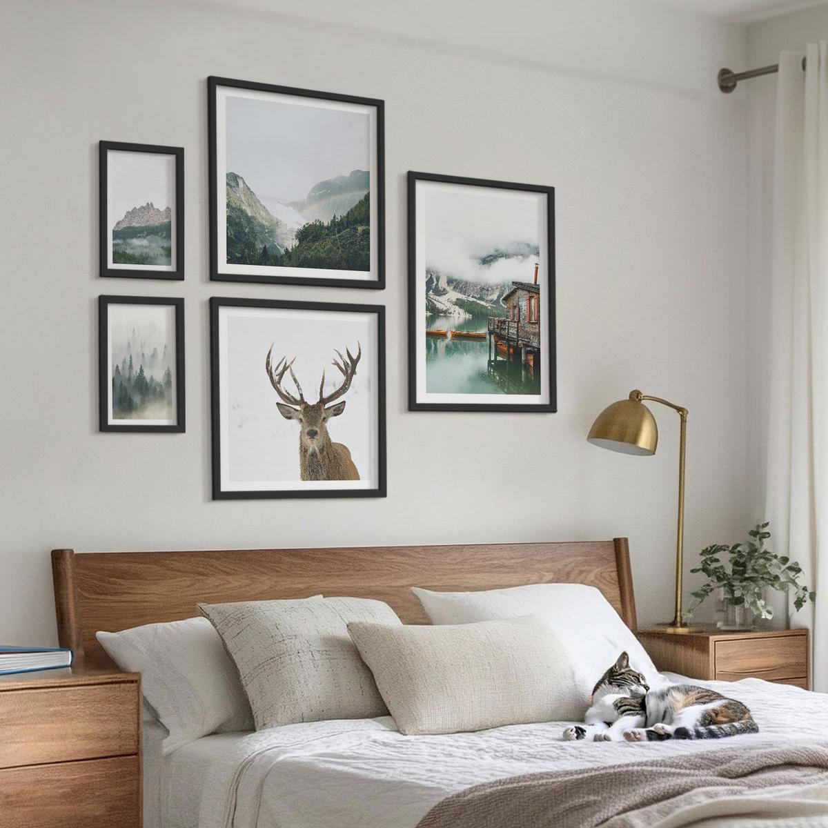 BILDER SET 5er Set - 50x50 cm & 20x30 cm & 40x60 cm Schwarzer Rahmen - Berge, See, Hirsche, Hütte, Nebel - Schwarz, Kunststoff (40/60cm) - TULUP