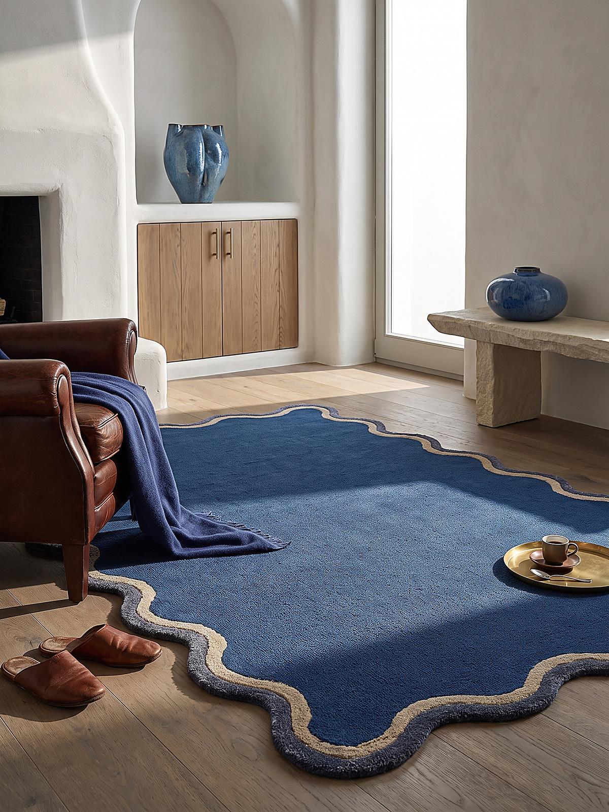 TEPPICH aus Wolle, handgetuftet, ALHAM, in Marineblau, Wellenbordüre, 160 x 230 cm - Blau, Textil (160/230cm) - KADIMA DESIGN