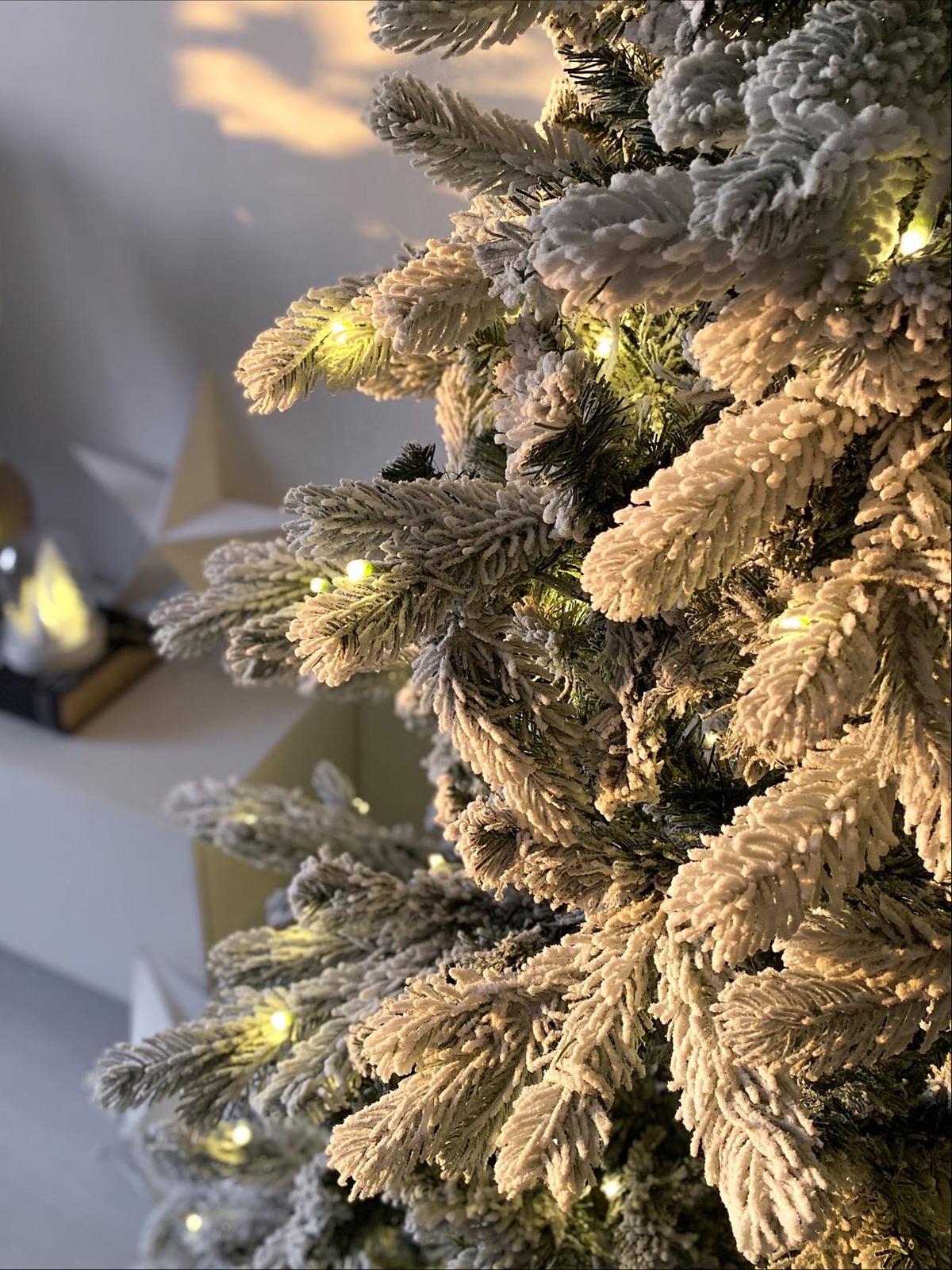 WEIHNACHTSBAUM 210 cm Grün Tatlow - Grün, Kunststoff (210cm) - Beliani