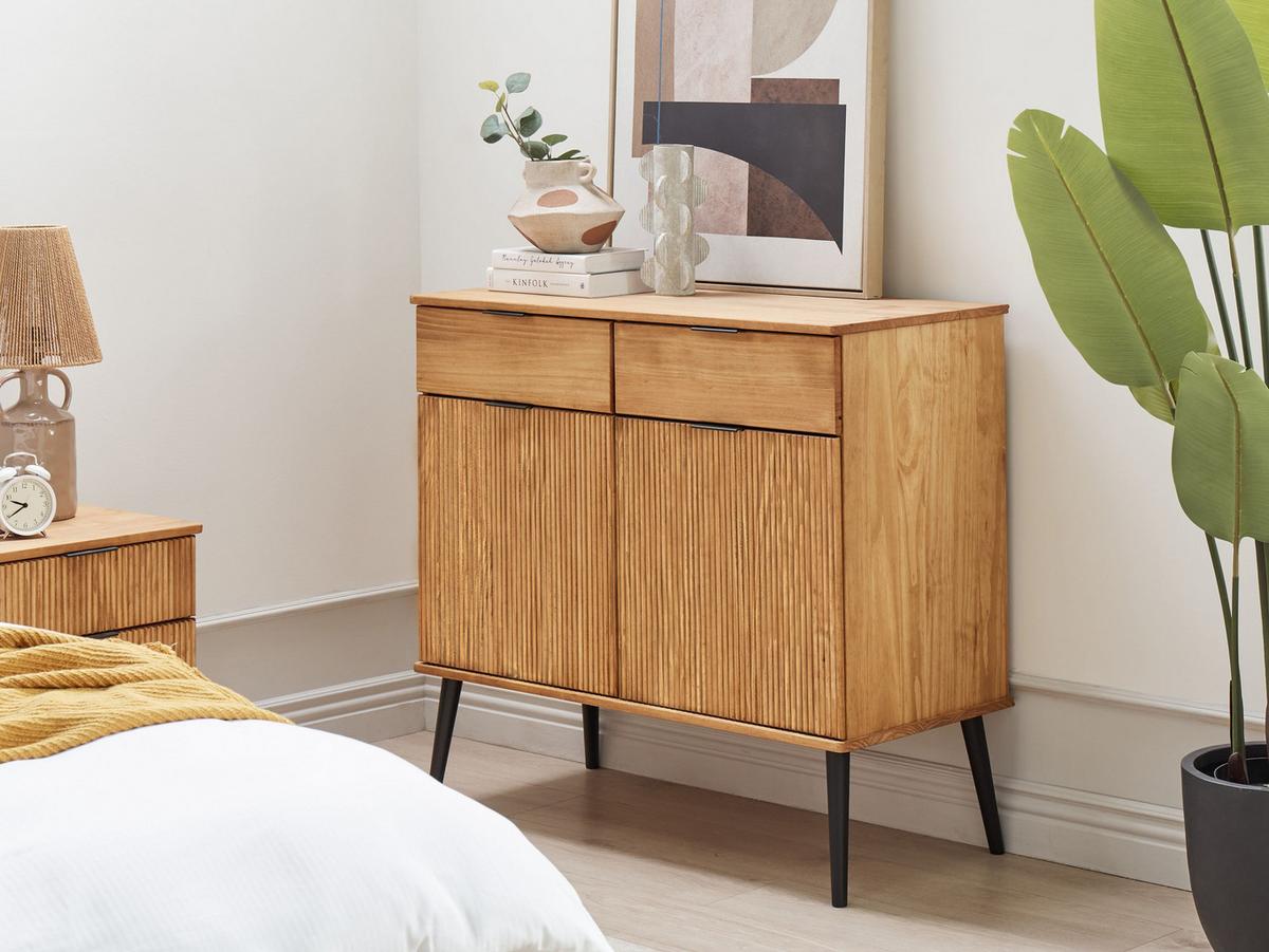 SIDEBOARD mit 2 Türen Kiefernholz Braun Timmins - Braun, Holz (100/90/45cm) - Beliani