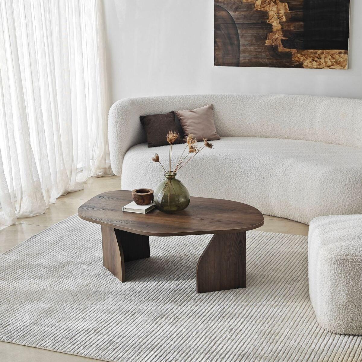 COUCHTISCH mit organisch geformter Tischplatte und breiten Beinen 100/60/35 cm - Naturfarben, Holzwerkstoff (66/60/35cm) - Calicosy