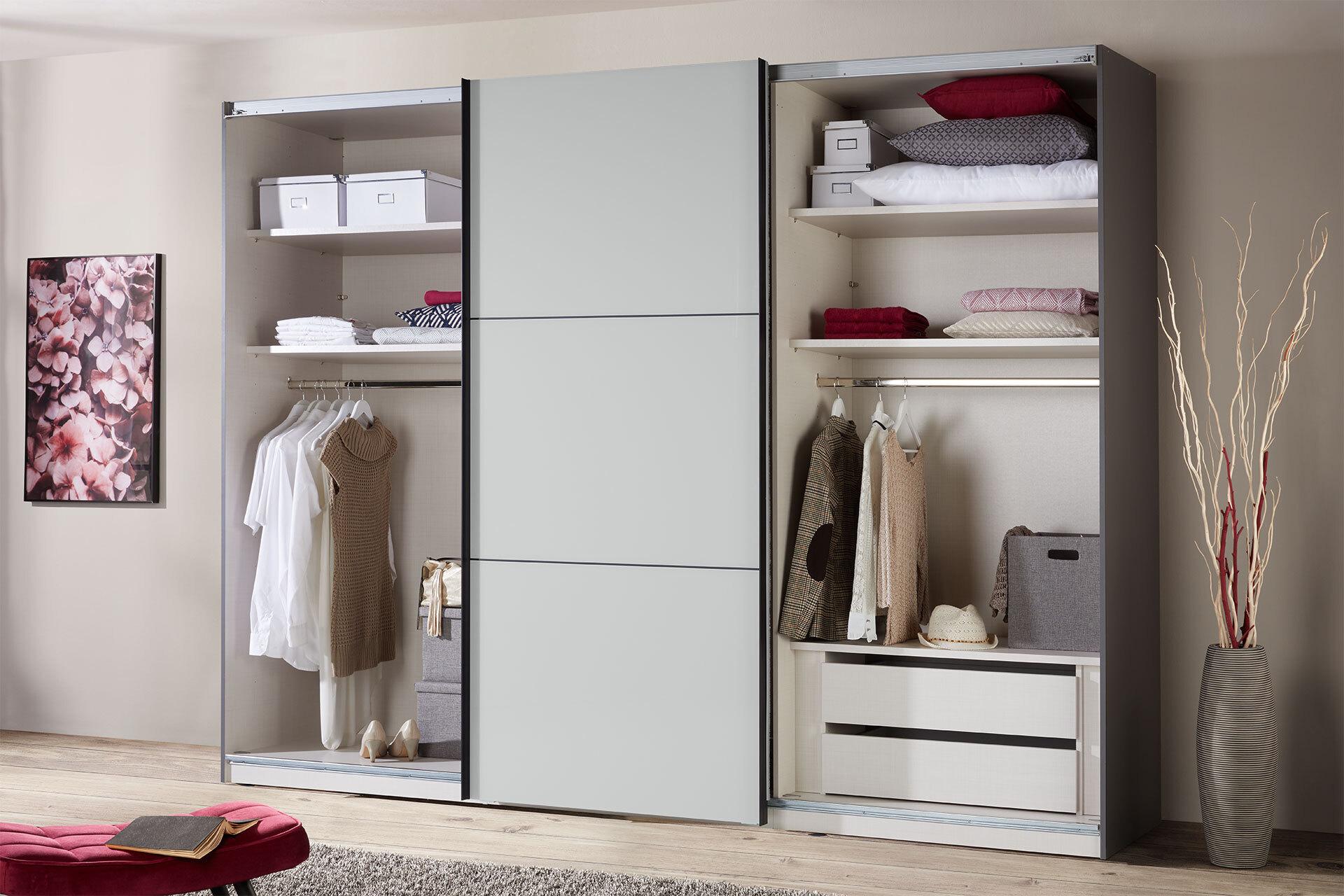Schwebetuerenschrank1.jpg