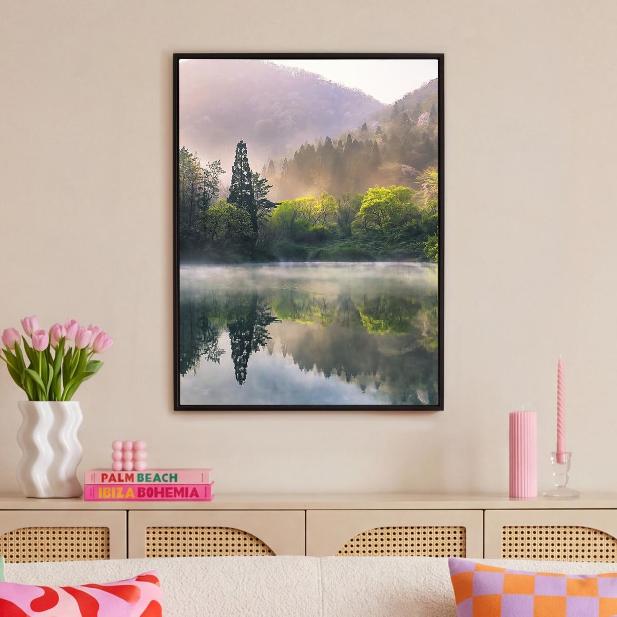 LEINWAND Bilder mit Rahmen - Natur - Bäume - Berge - See - Wasser - 70x100 - Hellgrün, Textil (70/100cm) - MuchoWow