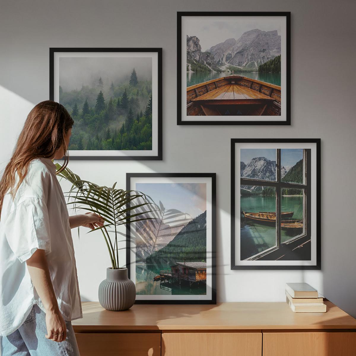 BILDER SET 4er Set - 50x50 cm & 40x60 cm Schwarzer Rahmen - Hütten am Bergsee Łódź - Schwarz, Kunststoff (50/50cm) - TULUP