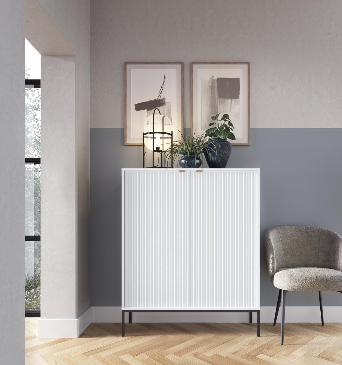 SIDEBOARD Eternas 2T Weiß 104/125/39 cm – schwarze Füße, mit geriffelten Fronten - Schwarz/Weiß, Holzwerkstoff (104/125/39cm) - AX Living