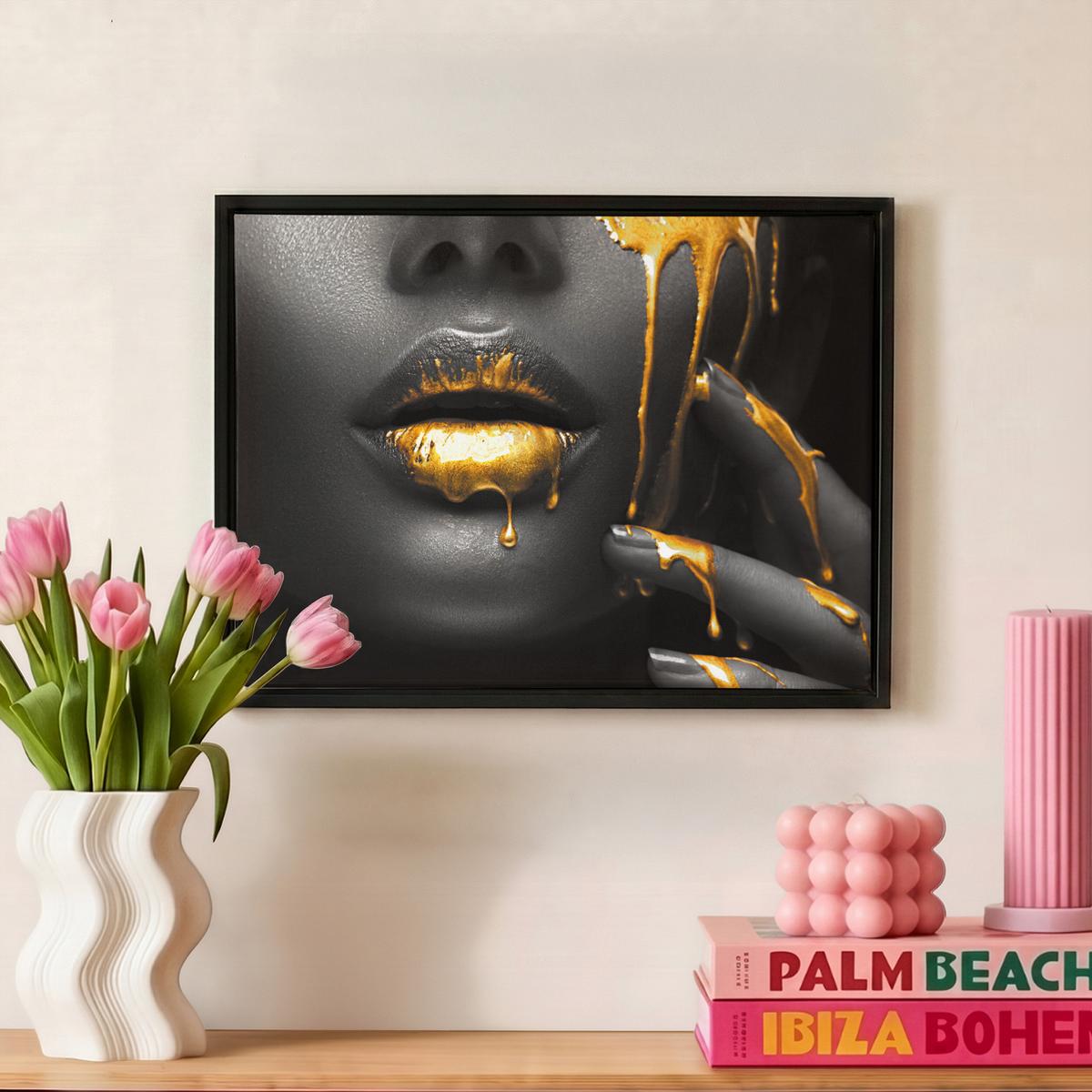LEINWAND Bilder mit Rahmen - Frau - Schwarz - Gold - Gesicht - Lippen - 40x30 - Goldfarben, Textil (40/30cm) - MuchoWow