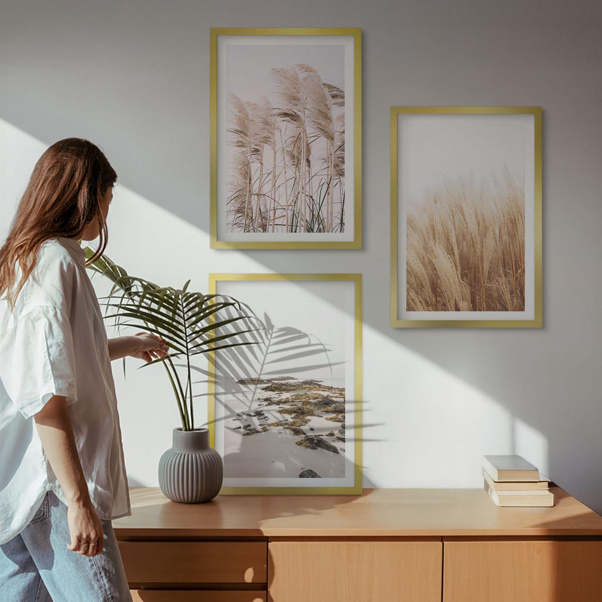 BILDER SET 3er Set - 40x60 cm Goldrahmen - Pampasgrasfelder und ein Boho-Strand - Goldfarben, Kunststoff (40/60cm) - TULUP