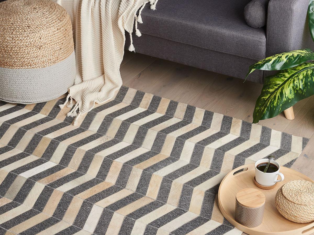 PATCHWORK-TEPPICH Baggoze 200/140 cm - Grau, Fell (140/200cm) - Beliani