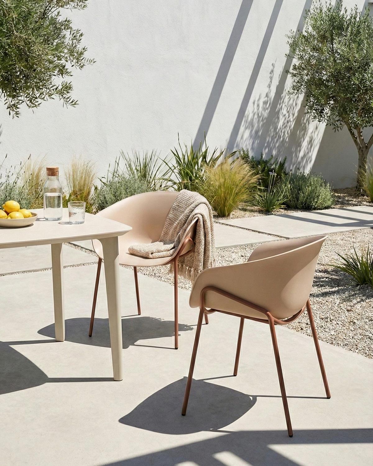 GARTENSTUHL 2er-Set Kunststoff Beige Meteora - Beige, Kunststoff (55/74/50cm) - Beliani