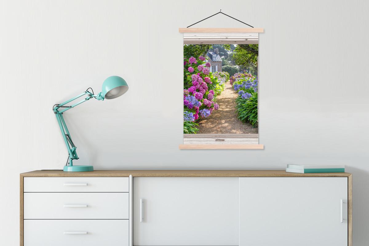 POSTER MIT MAGNETLEISTEN Hortensie - Durchsichtig - Blumen - Sommer - Lila - Weg Wandbild Schlafzimmer 60x90 cm - Lila, Textil (60/90/0.15cm) - MuchoWow