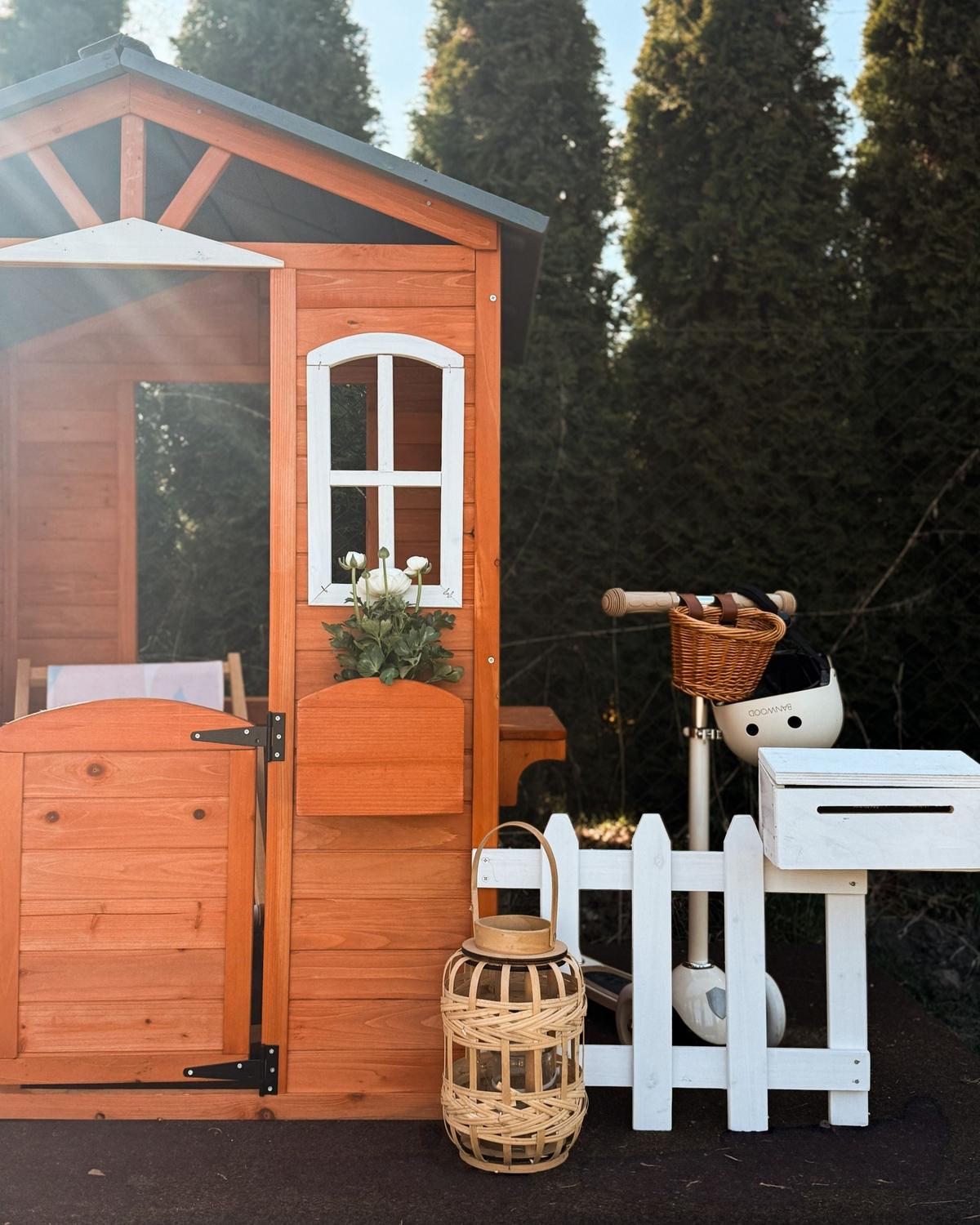 GARTENSPIELHAUS Heller Holzfarbton Ampeliko - Hellbraun/Weiß, Holz (212/142/120cm) - Beliani