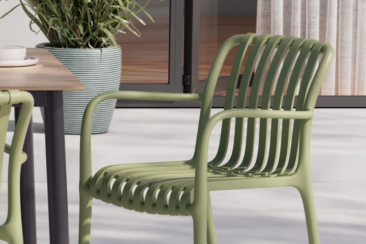 Gartenstuhl grün Kunststoff matt Niedriglehner stapelbar Armlehnen