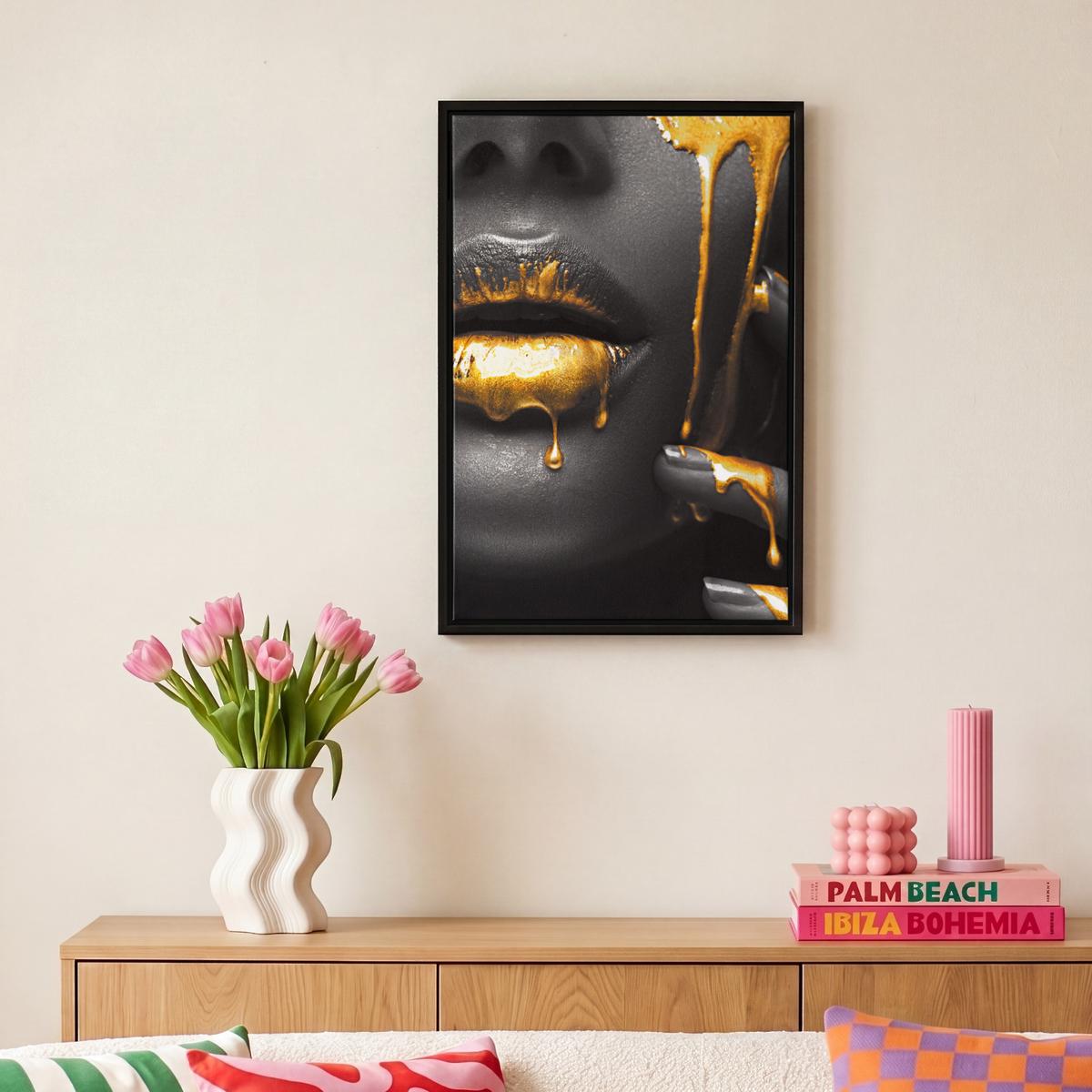LEINWAND Bilder mit Rahmen - Frau - Schwarz - Gold - Gesicht - Lippen - 20x30 - Goldfarben, Textil (20/30cm) - MuchoWow