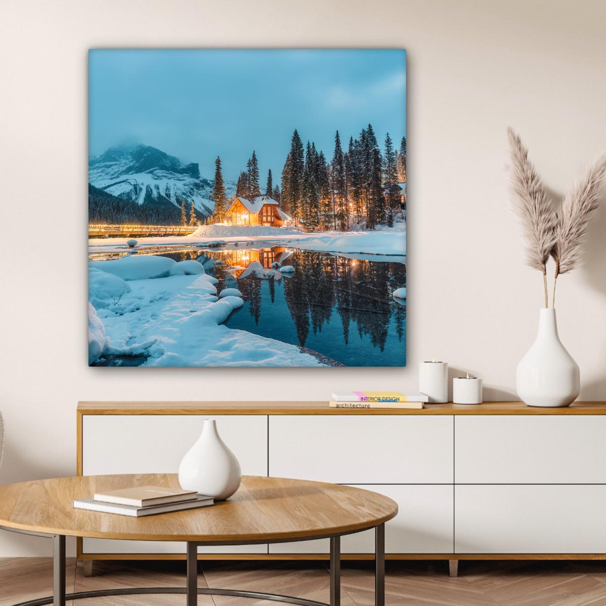 LEINWANDBILD Winterlandschaft - Natur - Haus - Berge - Schnee Deko Groß 90x90 cm - Hellblau, Textil (90/90cm) - MuchoWow