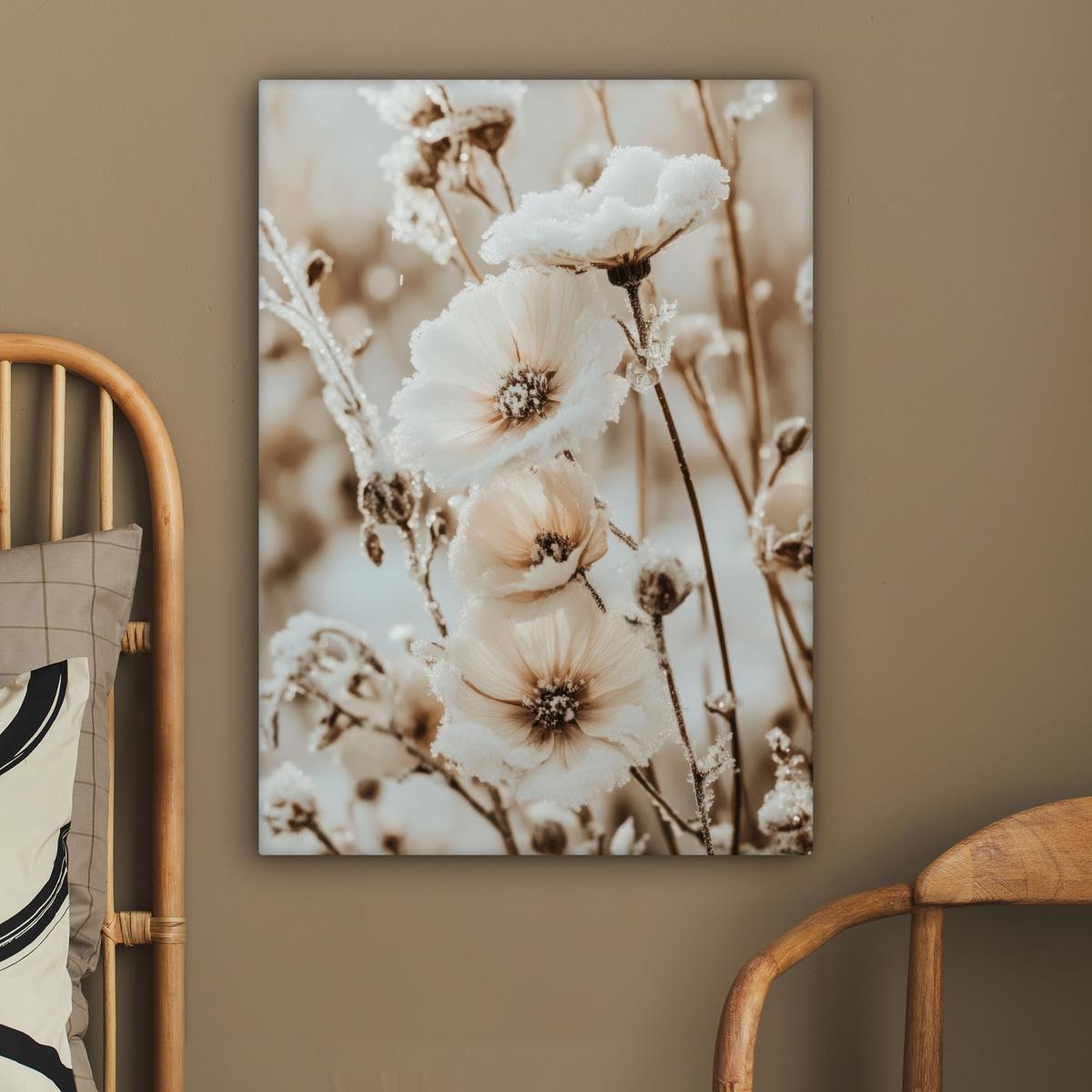 LEINWANDBILD Blumen - Winter - Weiß - Schnee - Beige Wandbild Wohnzimmer 60x80 cm - Creme, Textil (60/80cm) - MuchoWow