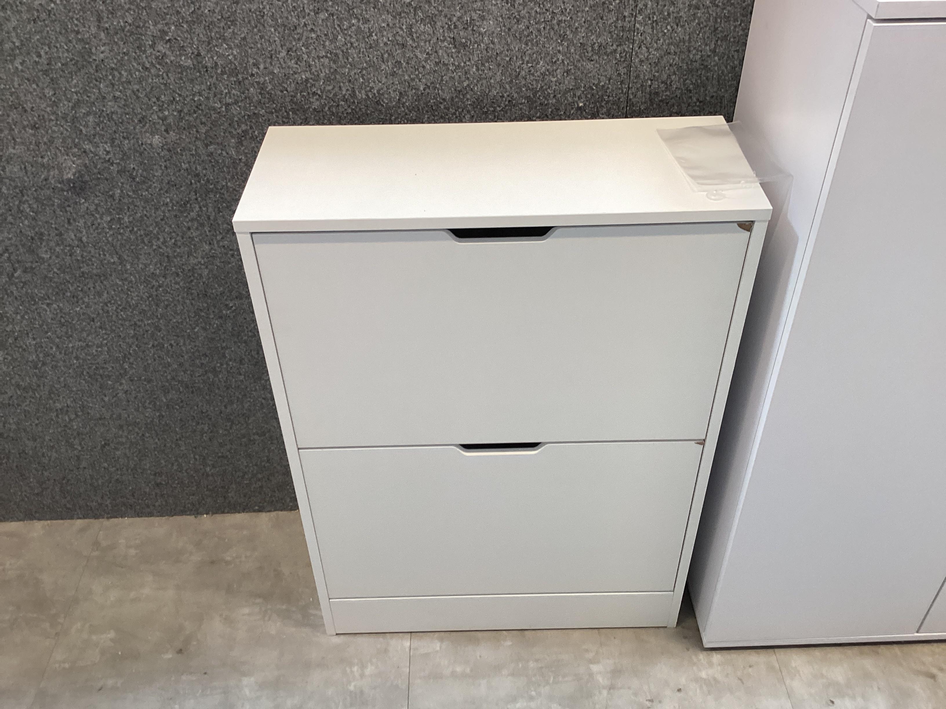 CSEPEL OUTLET BILLENŐS CIPŐSSZEKRÉNY RUDI