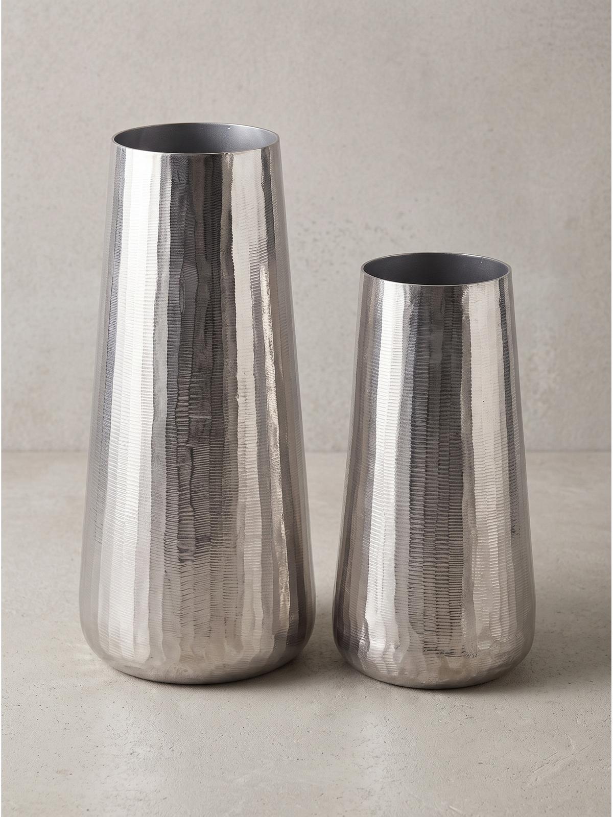 VASEN 2er-Set AMALFI, Aluminium, handgefertigt, Silber, Ø 21 x 45 cm - Silberfarben, Metall (45cm) - KADIMA DESIGN
