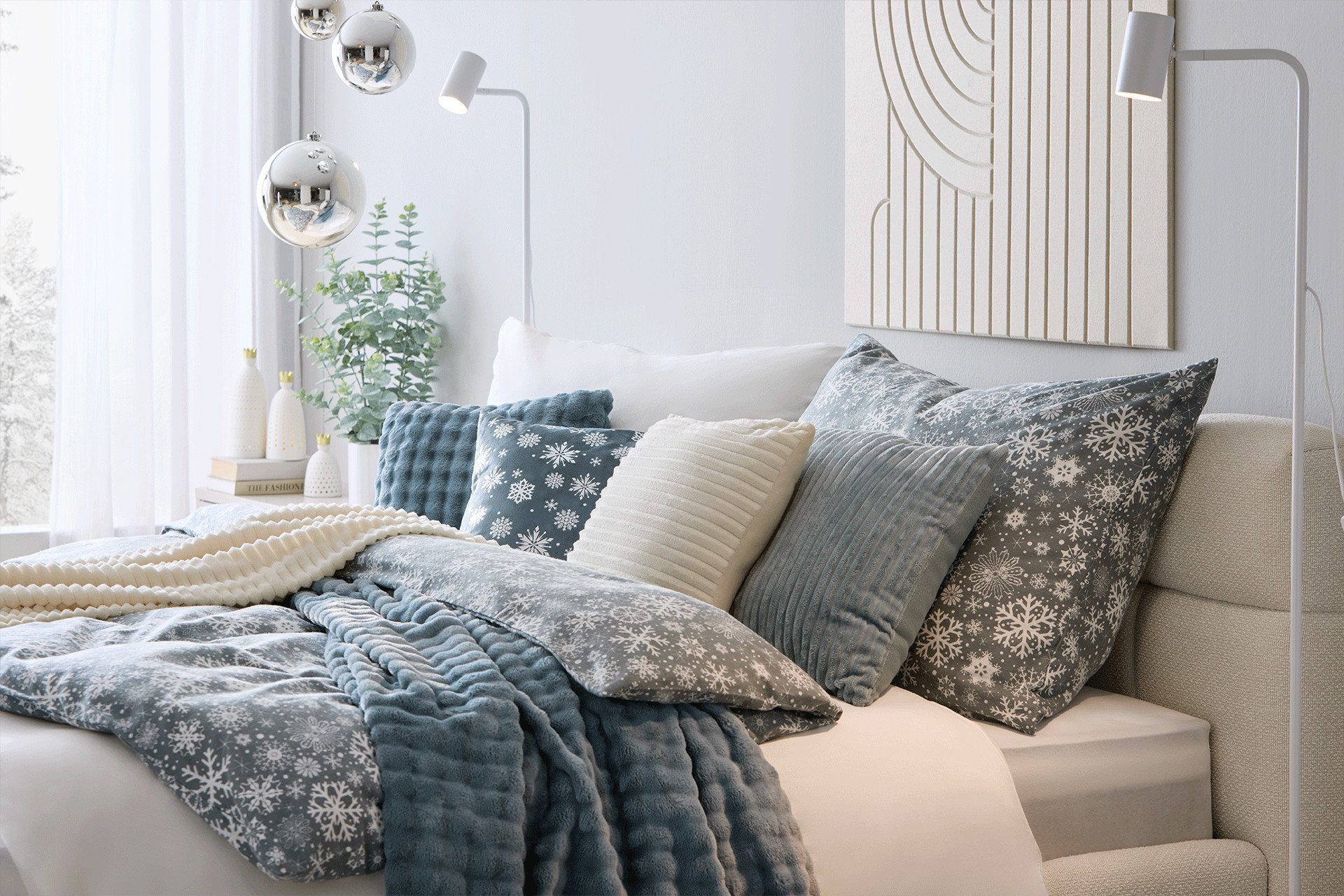 Frosty Winter Schlafzimmer – Gemütlich & elegant in Eisblau und Silber