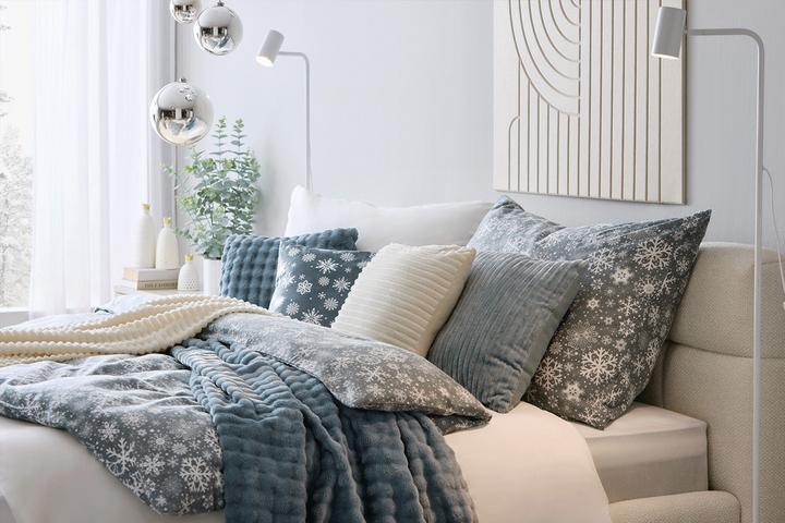 Frosty Winter Schlafzimmer – Gemütlich & elegant in Eisblau und Silber