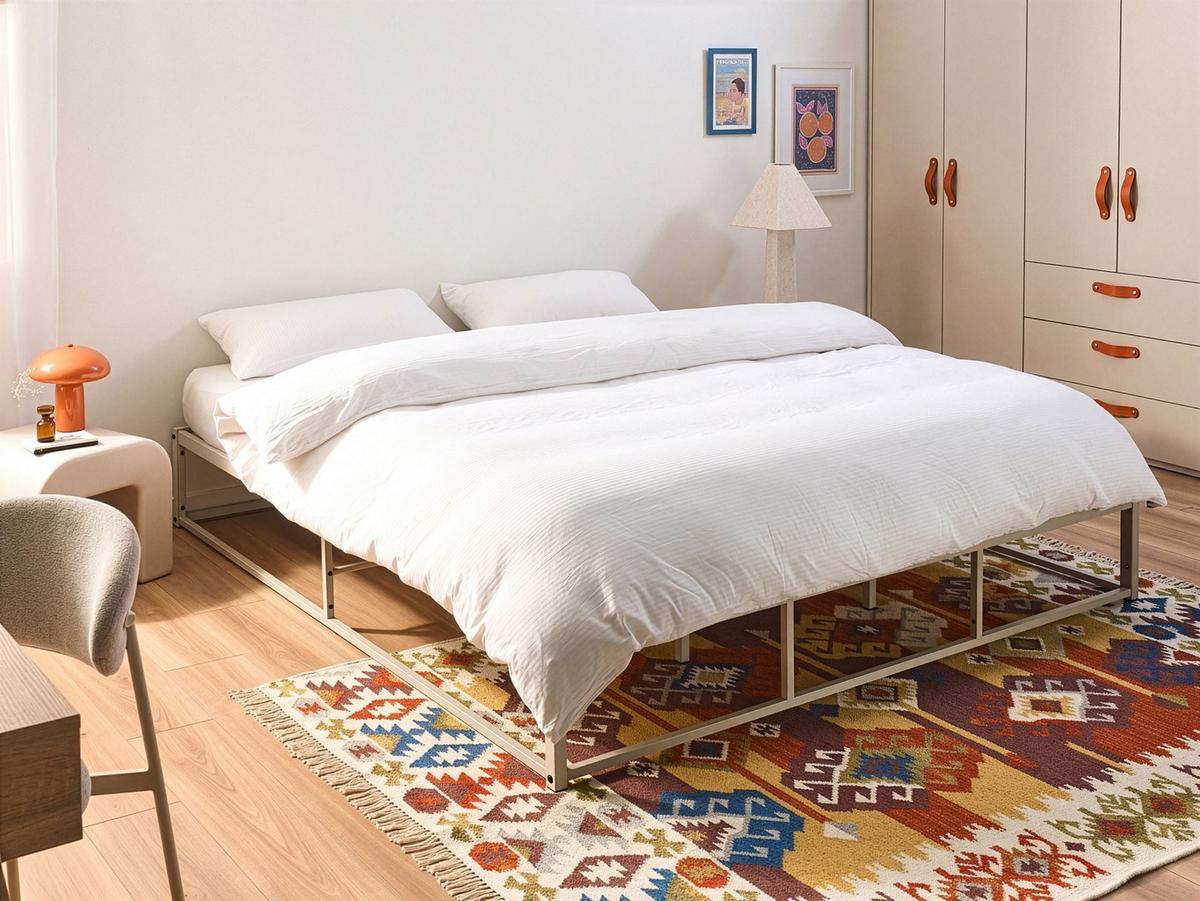 BETT ohne Kopfteil 180/200 cm Eisen Hellbeige Viry - Beige, Metall (180/200cm) - Beliani