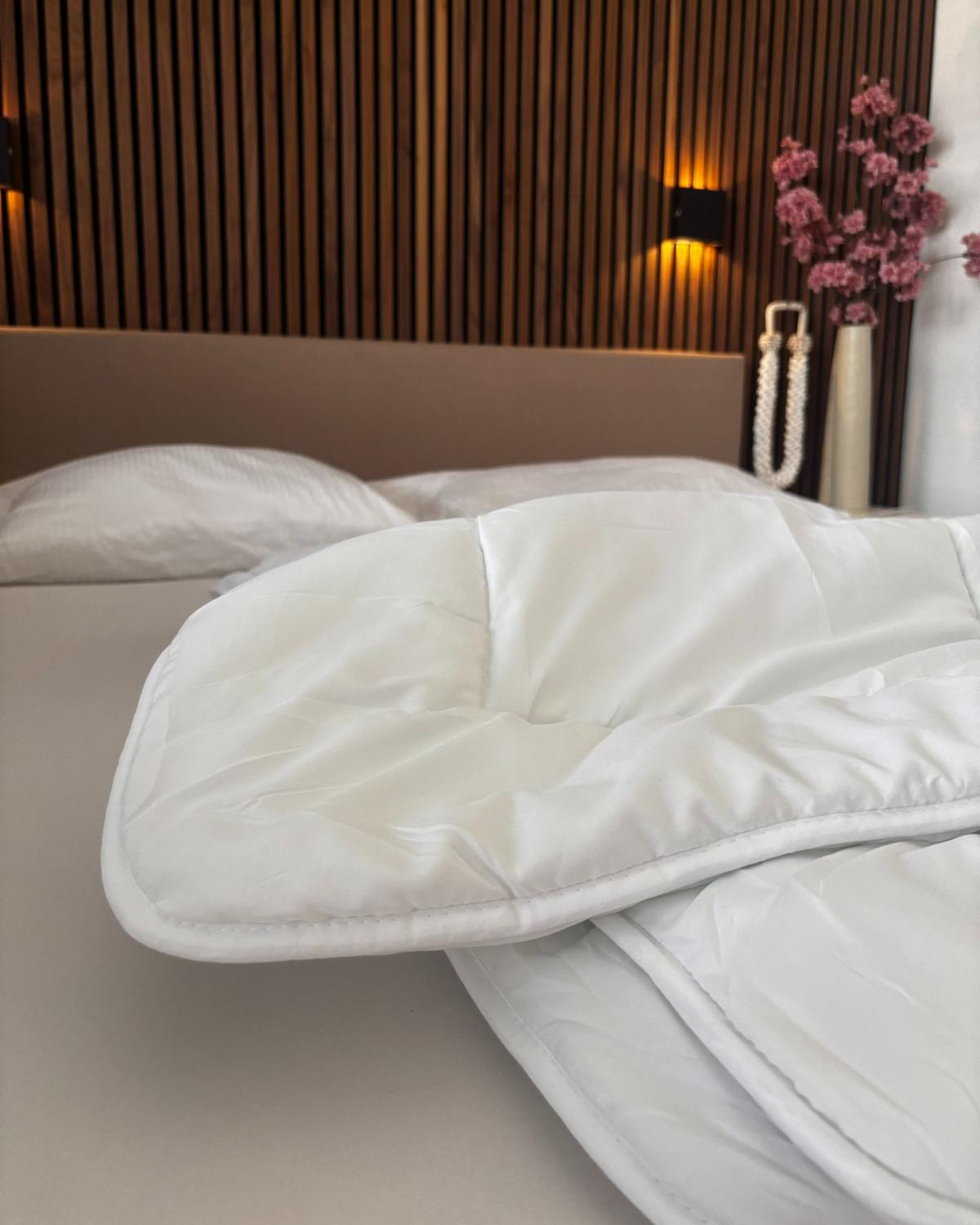 BETTDECKE Polyester Extra Warm 200/220 cm Lemberg - Weiß, Textil (200/220cm) - Beliani
