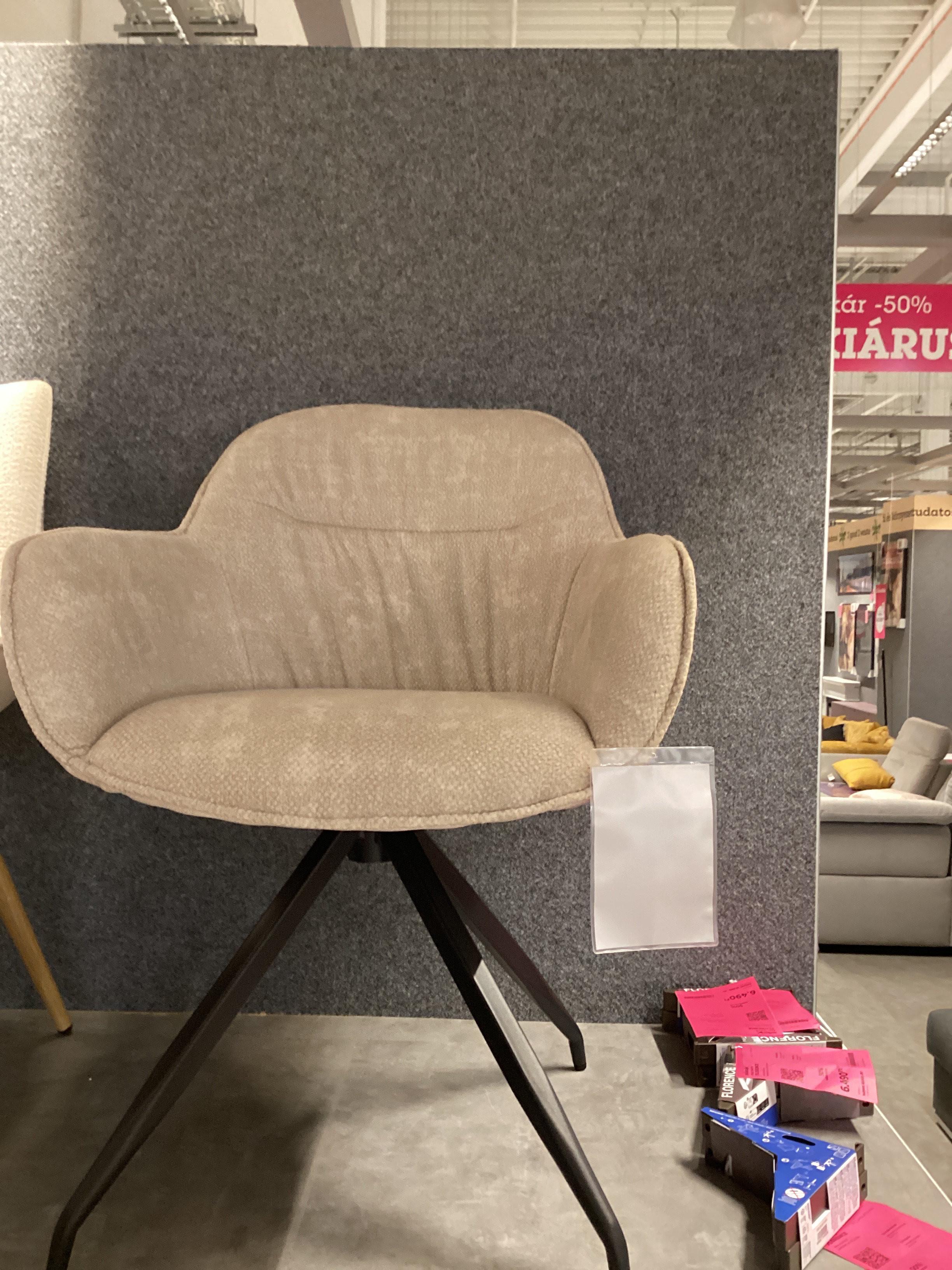 CSEPEL OUTLET NADJA KAROSSZÉK