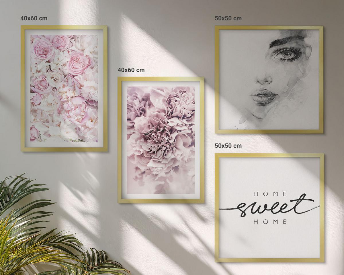 BILDER SET 4er Set - 50x50 cm & 40x60 cm Goldrahmen - Pfingstrosenporträt einer Frau zu Hause - Goldfarben, Kunststoff (50/50cm) - TULUP