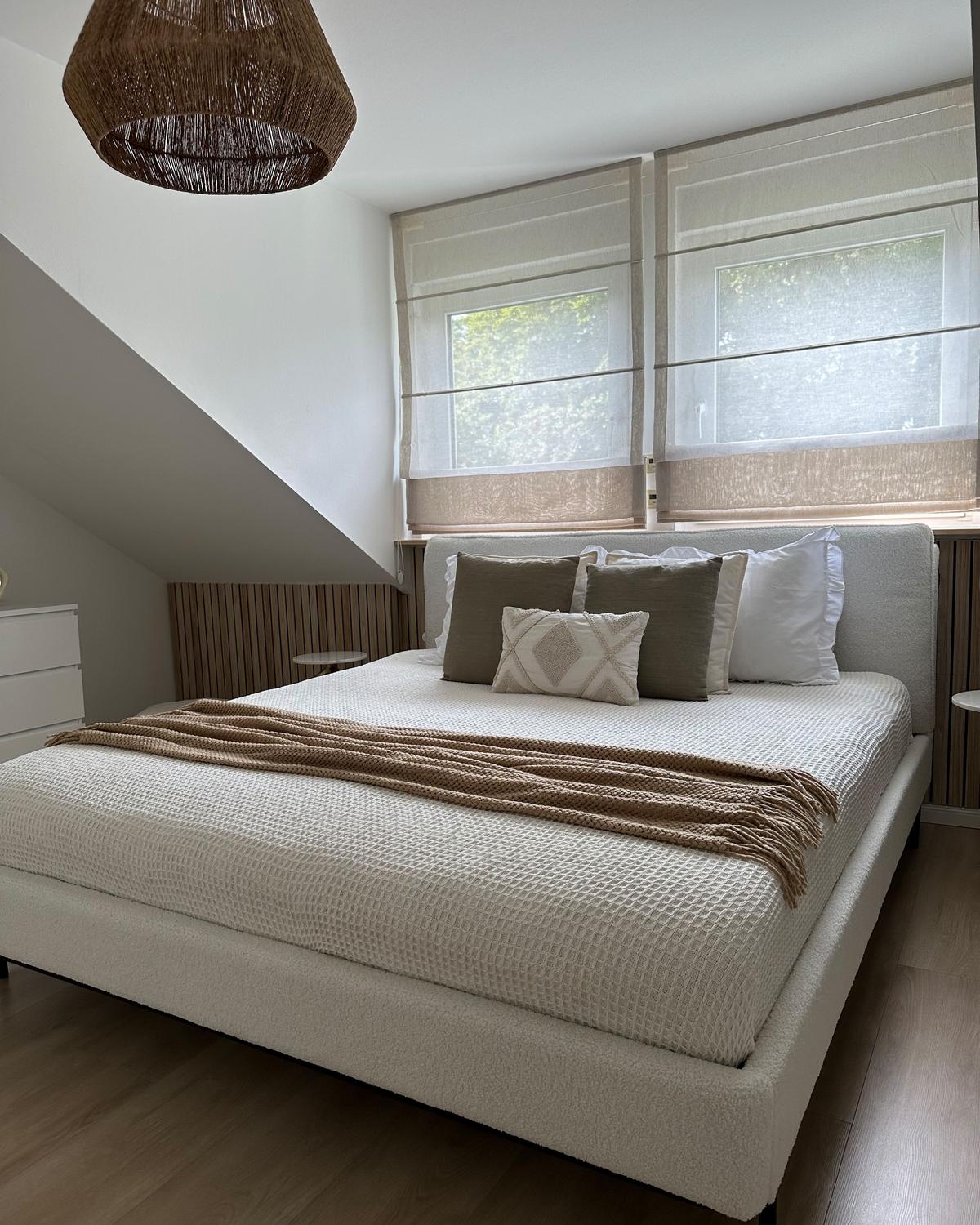 DECKE Beige 220 x 240 cm Chagyl - Creme, Textil (220/240cm) - Beliani