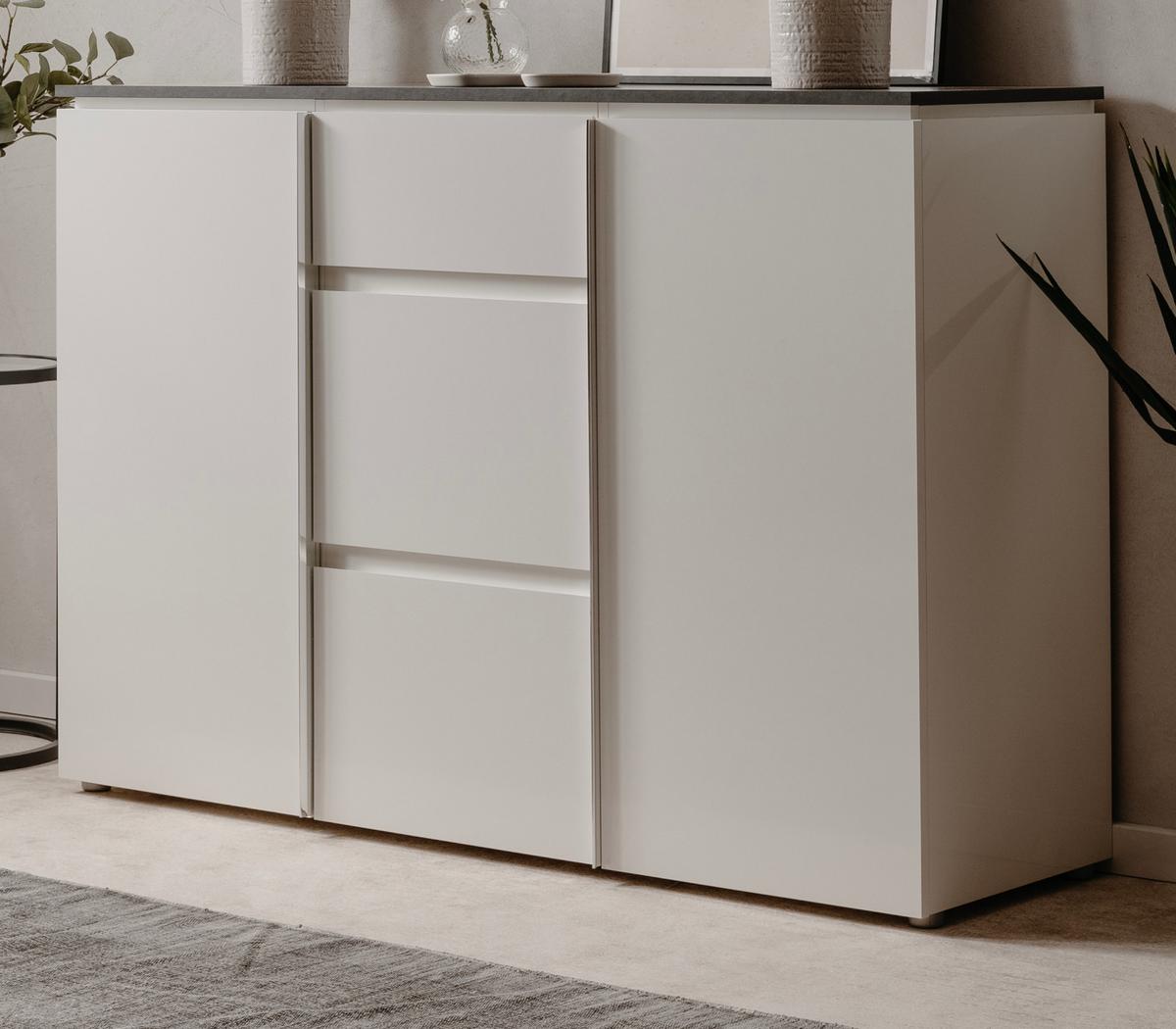 SIDEBOARD weiß Seidenglanz, grau 133 cm, Kommode mit viel Stauraum - Chromfarben/Silberfarben, Holzwerkstoff/Kunststoff (133/92/40cm) - Furn.Design
