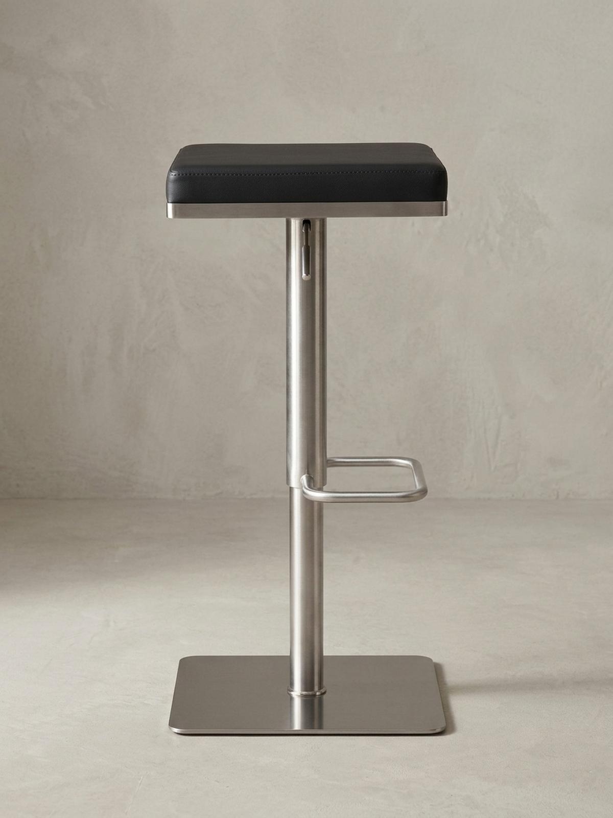 BARHOCKER – Schwarz, Kunstleder, Edelstahl, höhenverstellbar, drehbar, gepolstert, Modern - Silberfarben/Schwarz, Kunststoff/Textil (37/82/37cm) - KADIMA DESIGN