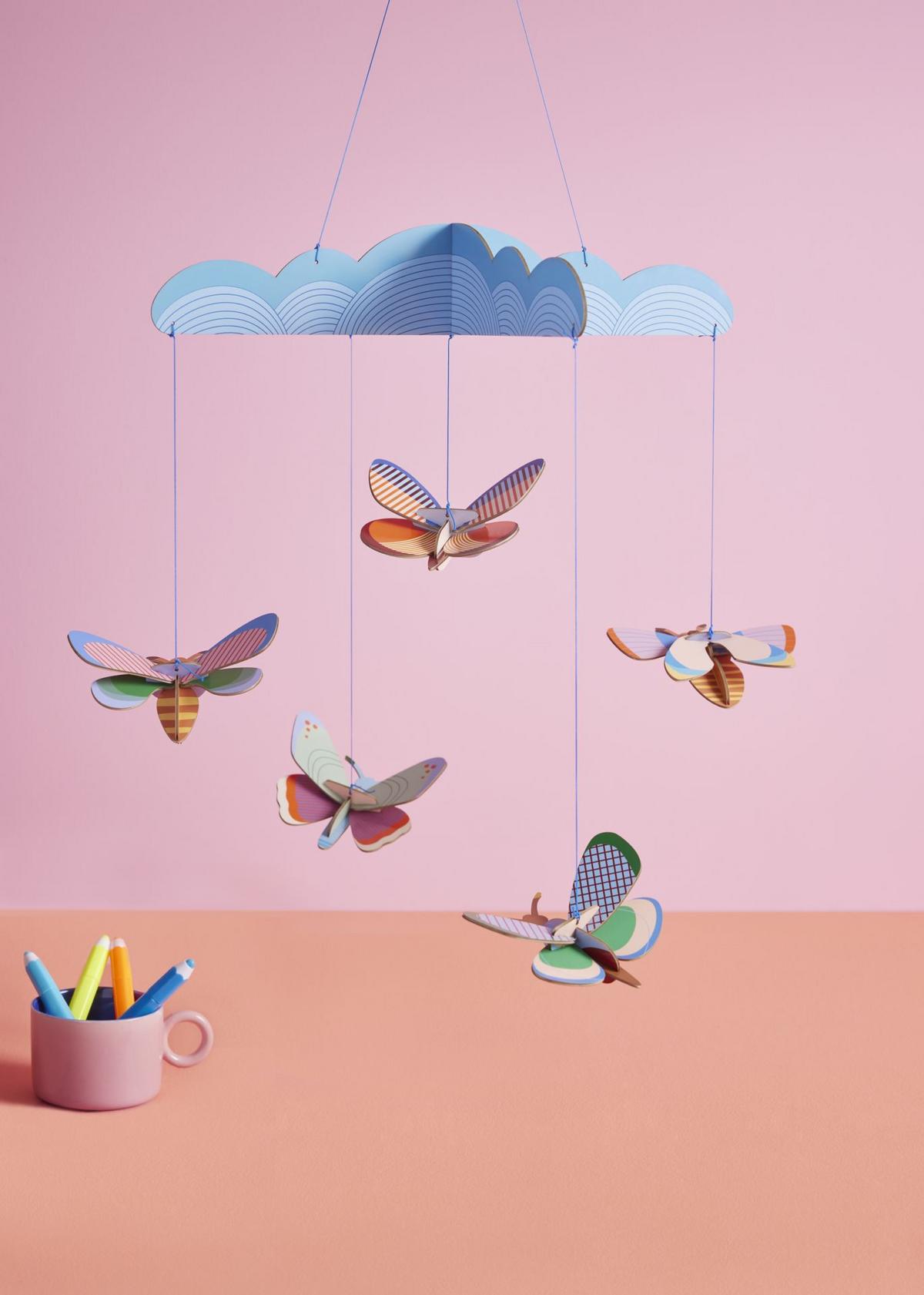 DEKOFIGUR Mobil Flugmotten 36.2/6.4 cm - Multicolor, Wellpappe (0.38/6.4/36cm) - Studio Roof