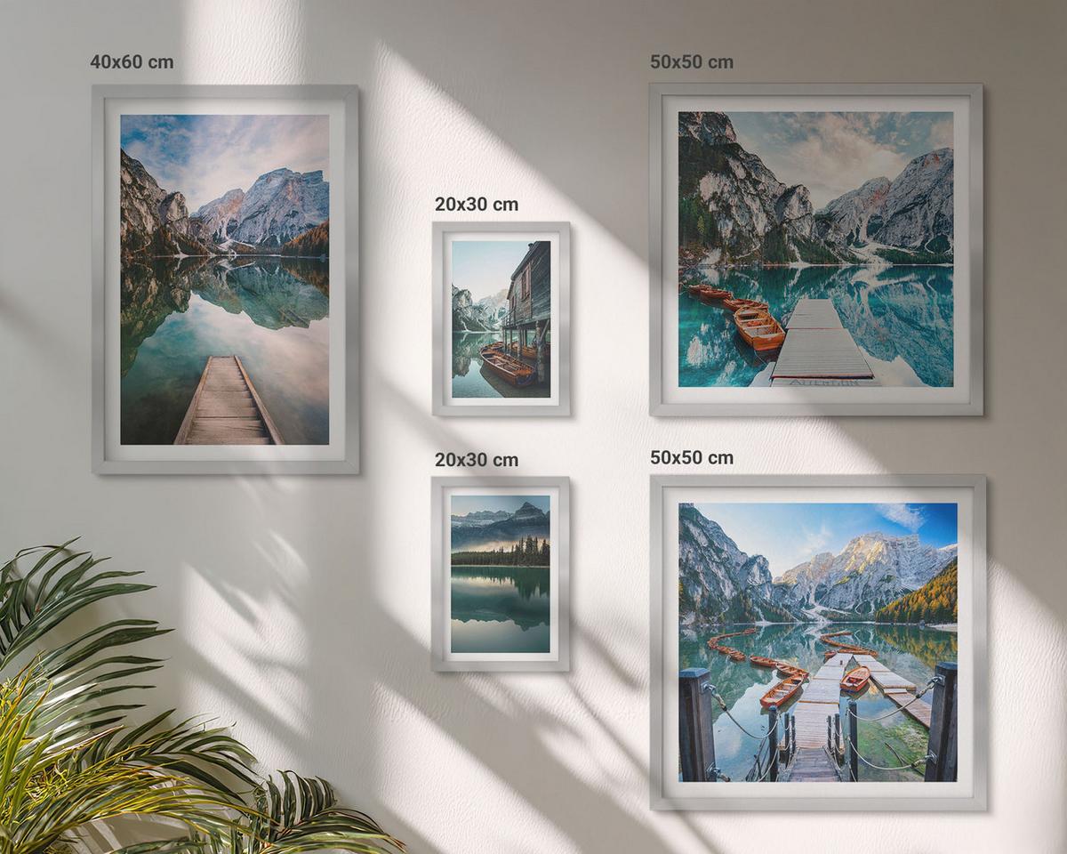 BILDER SET 5er Set - 50x50 cm & 20x30 cm & 40x60 cm Silberner Rahmen - See Berge Holzboote - Silberfarben, Kunststoff (40/60cm) - TULUP