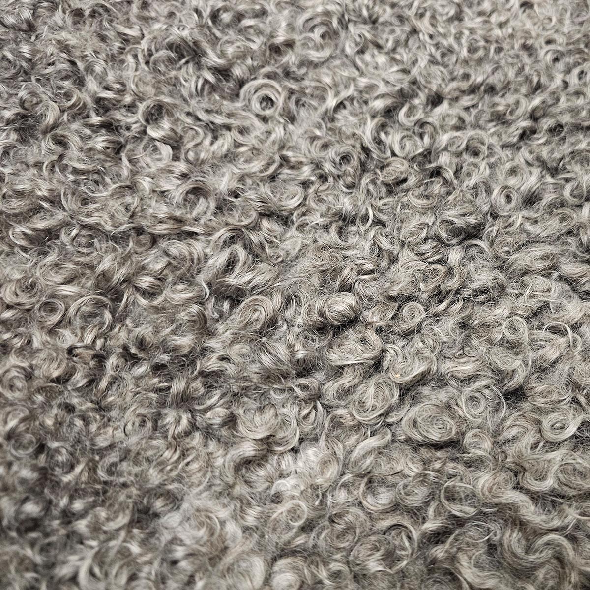 SCHAFFELL Gotland Naturgrau Lockig Unikat ca. 100 cm - Hellgrau, Fell (60/100cm) - Provellus