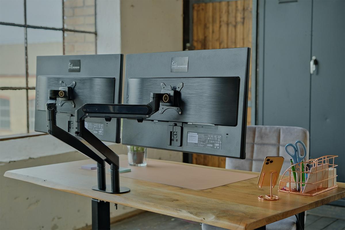 SCHREIBTISCH MIT MONITORHALTERUNG LORA elektrisch höhenverstellbar Holz Akazie - Zwetschgeholzfarben/Schwarz, Holz (90/180/72cm) - KAWOLA