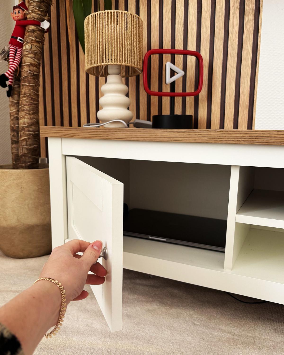 TV-MÖBEL Cremeweiß Atoca - Creme/Weiß, Holzwerkstoff (140/41/39cm) - Beliani