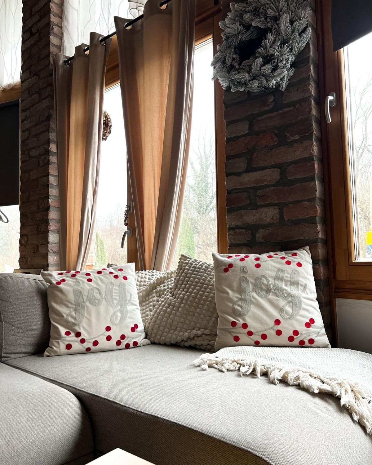 DEKOKISSEN 2er-Set Cremeweiß 45/45 cm Praline - Rot/Weiß, Textil (45/45cm) - Beliani