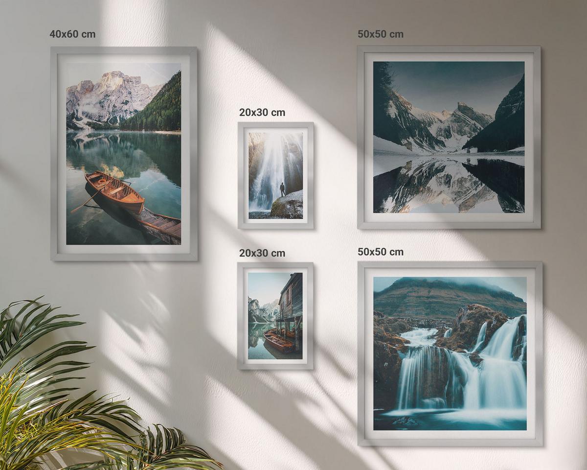 BILDER SET 5er Set - 50x50 cm & 20x30 cm & 40x60 cm Silberner Rahmen - Spiegelung der Boote auf Bergseen - Silberfarben, Kunststoff (40/60cm) - TULUP