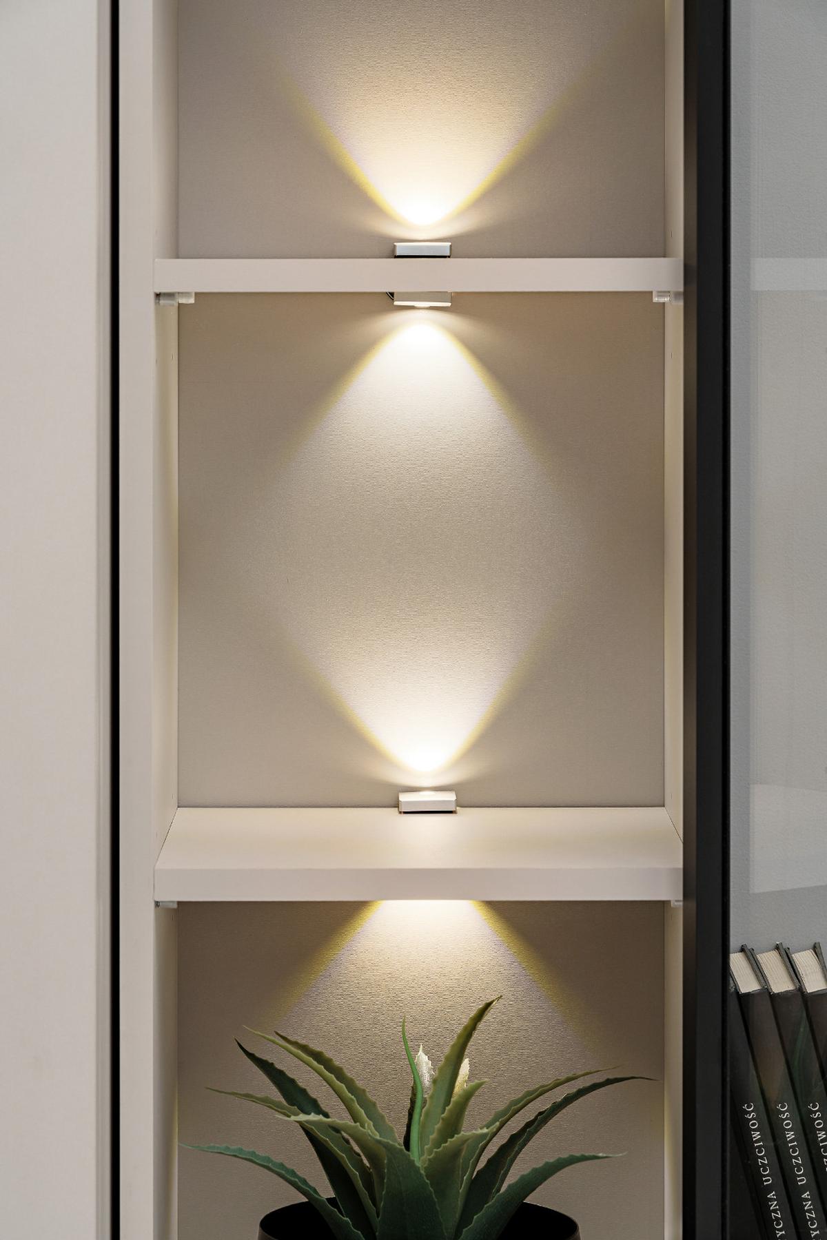 WOHNWAND Eiche, Kaschmir hängend 240 cm, Schrankwand mit Push-to-Open inklusive Beleuchtung - Kaschmir/Eichefarben, Glas/Holzwerkstoff (240/125/35cm) - Furn.Design