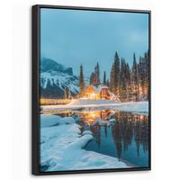 LEINWAND Bilder mit Rahmen - Winterlandschaft - Natur - Haus - Berge - Schnee - 30x40 - Hellblau, Textil (30/40cm) - MuchoWow