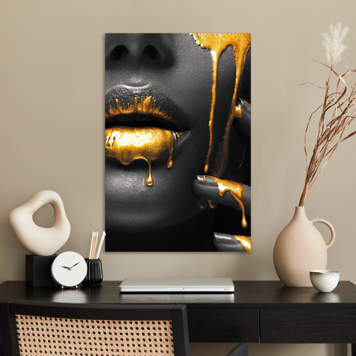 POSTER Frau - Schwarz - Gold - Gesicht - Lippen Wanddeko 40x60 cm - Goldfarben, Papier (40/60/0.1cm) - MuchoWow