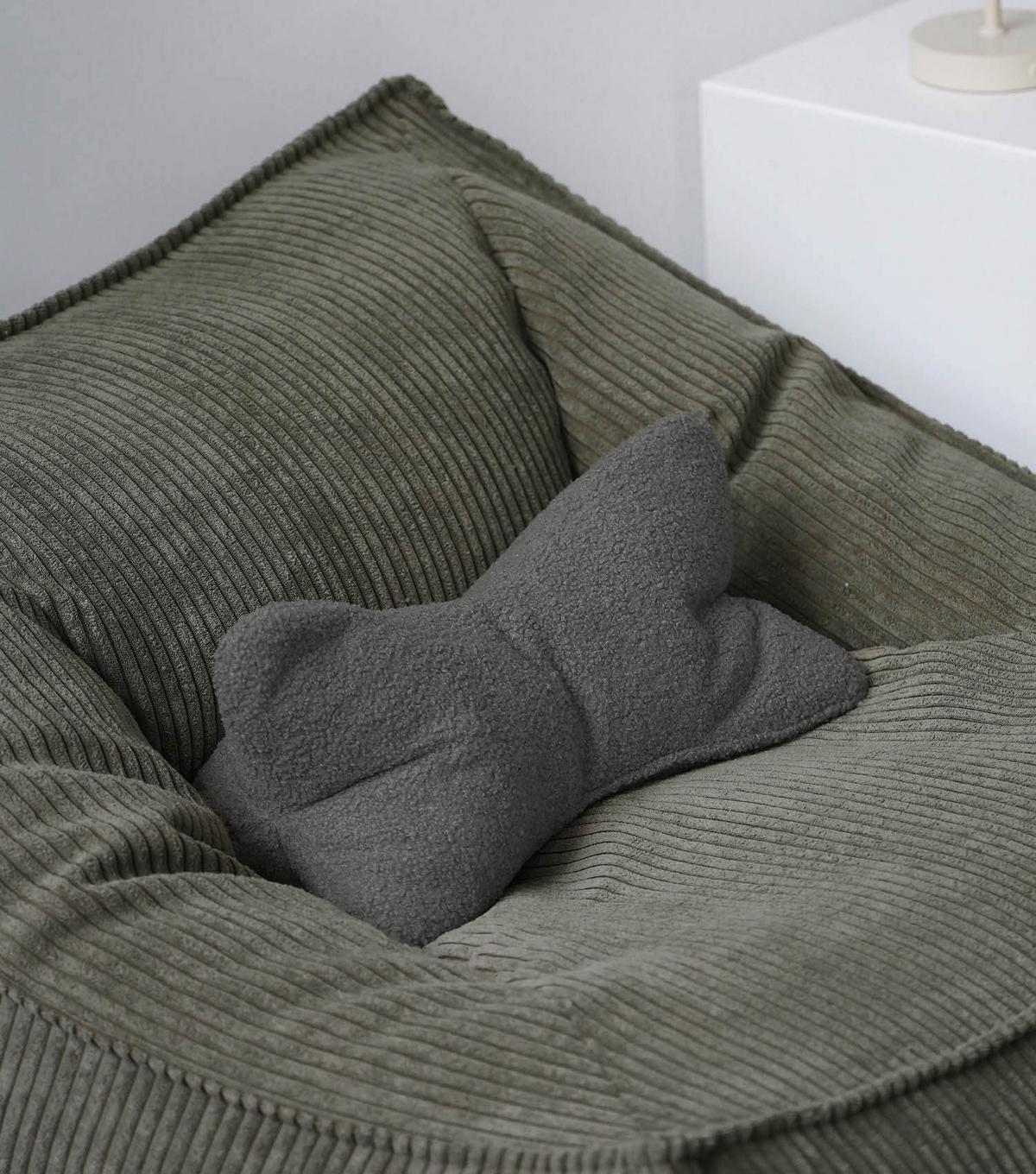 NACKENKISSEN Der Leseknochen - Dunkelgrau, Textil (42/22cm) - Mokebo