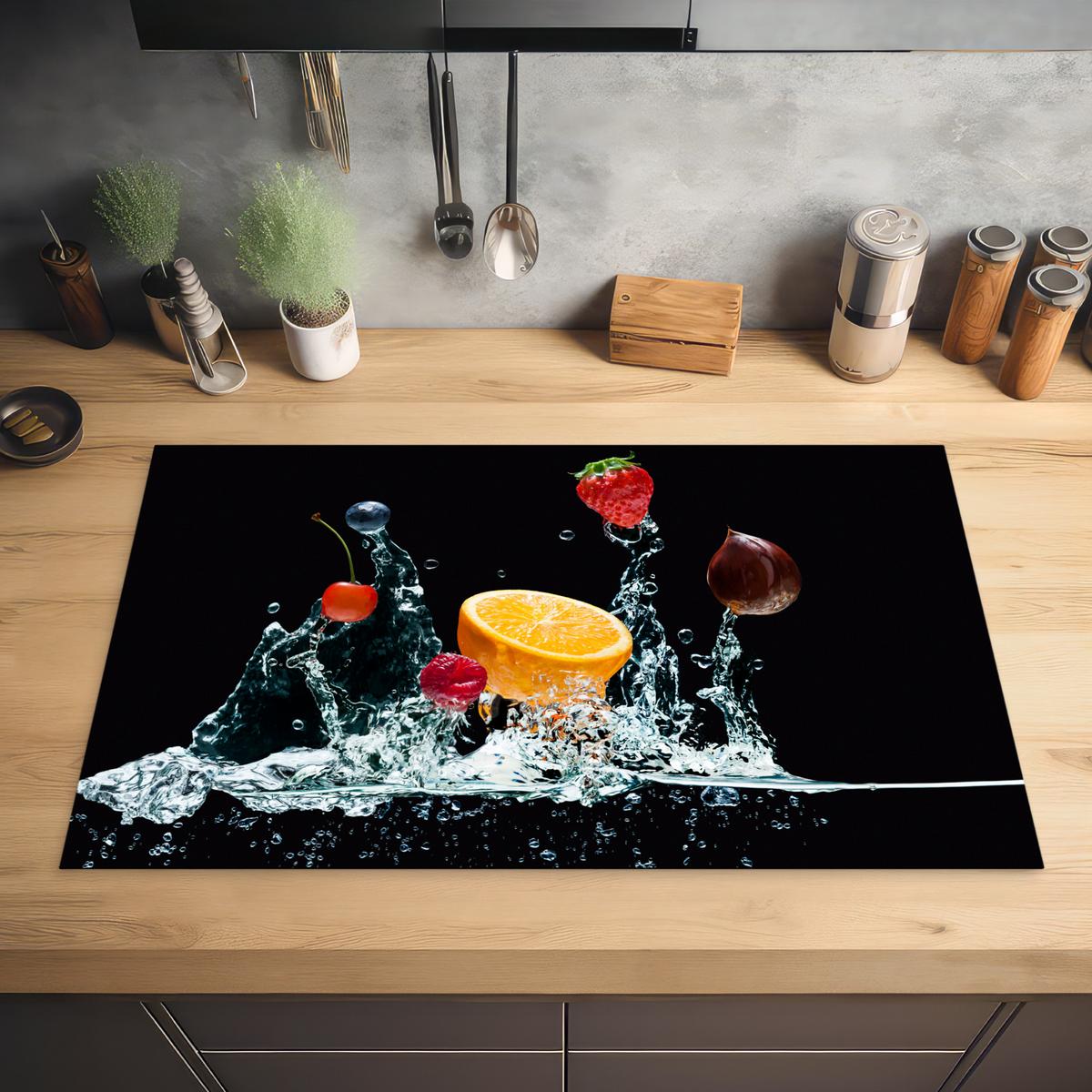 HERDABDECKPLATTE Wasser - Obst - Orange - Erdbeere - Kirsche - Schwarz Ceranfeldabdeckung 85x52 cm - Orange, Kunststoff (85/52/0.2cm) - MuchoWow